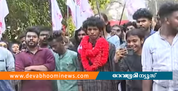 കേരളവര്‍മയില്‍ എസ്എഫ്‌ഐ തന്നെ; ചെയര്‍മാന്‍ കെ എസ് അനിരുദ്ധന്‍