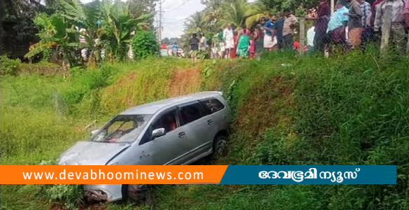 പത്തനംതിട്ടയില്‍ ശബരിമല തീർഥാടകരുടെ കാർ ഇടിച്ച് സ്കൂട്ടര്‍ യാത്രികന് ദാരുണാന്ത്യം