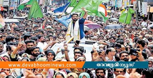 ഷാഫി പറമ്പിലിന്‍റെ റോഡ് ഷോയില്‍ വനിതാ ലീഗ് പ്രവര്‍ത്തകര്‍ക്ക് വിലക്ക്