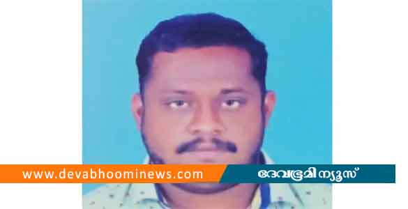 സ്വകാര്യ ബസിന്‍റെ വാതില്‍ തുറന്ന് തെറിച്ചു വീണു പരിക്കേറ്റ യുവാവ് മരിച്ചു