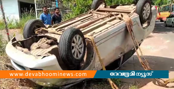 മലപ്പുറത്ത് കാര്‍ നിയന്ത്രണം വിട്ട് തലകീഴായി മറിഞ്ഞ് അപകടം; യുവാവിന് പരിക്ക്